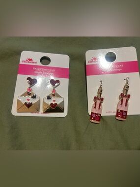 Valentine’s Day earrings lot- 2 pairs NWT